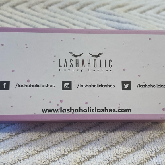Lashaholic Luxury Lashes Special Edition - Picture 3 of 3